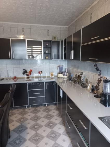 Casă individuală cu 8 camere cu Canalizare în Eforie Sud