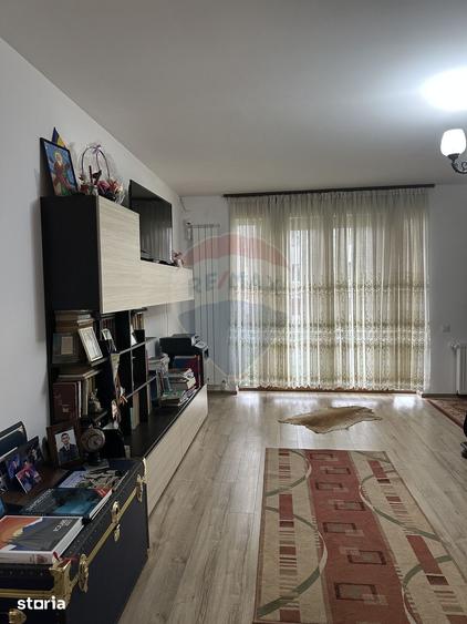 Casă cu 4 camere cu Teren 5000 Mp în Girov