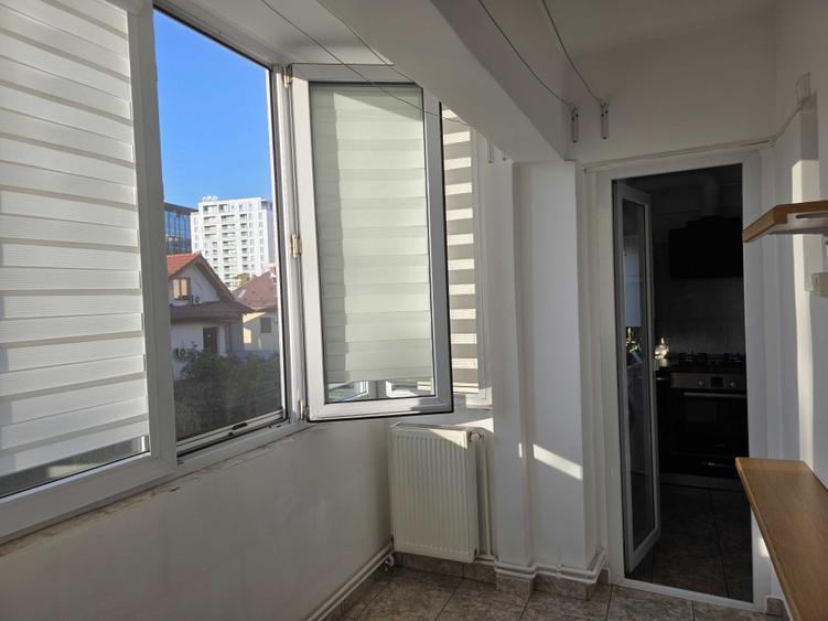 Apartament cu 3 camere decomandat, mobilat în Drumul Sării