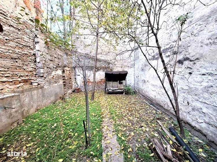 Casă cu 4 camere în Central