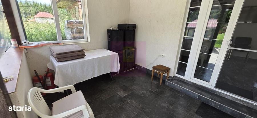 Casă cu 4 camere în Trăisteni