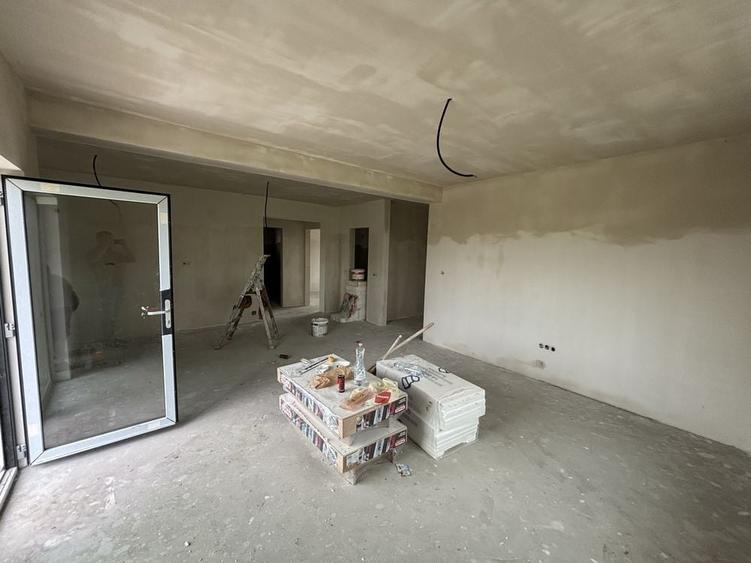 Casă cu 4 camere în Mărtinești