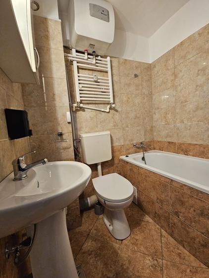 Apartament cu 2 camere semidecomandat în Far