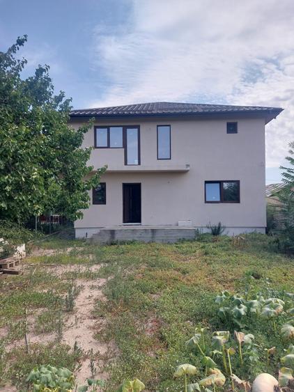 Casă individuală cu 7 camere cu Canalizare în Mihăilești