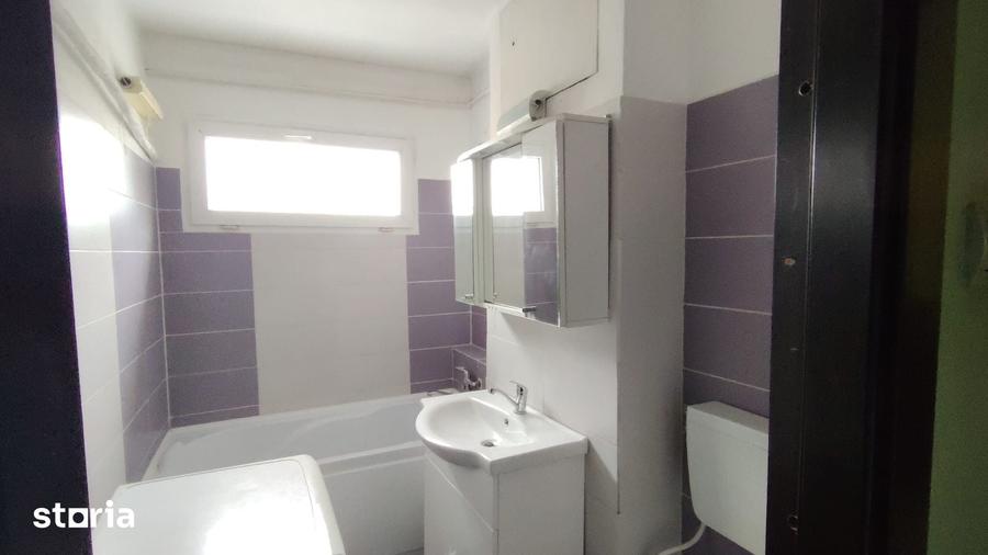 Apartament cu 2 camere semidecomandat în Calea București