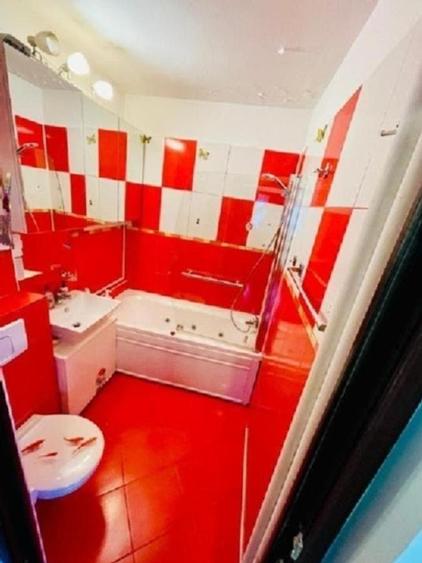 Apartament cu 3 camere semidecomandat, mobilat în Grivița