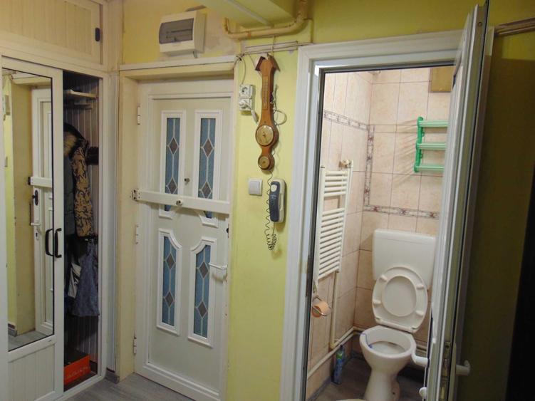 Apartament cu 4 camere decomandat în Central