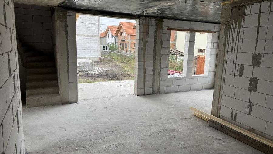Casă cu 4 camere în Central