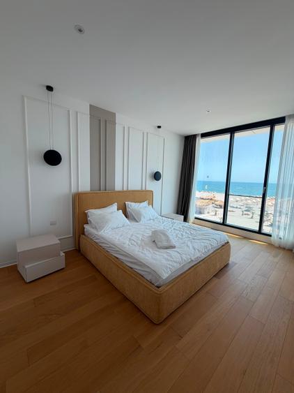 Apartament cu 4 camere semidecomandat în Mamaia