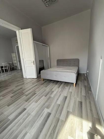 Apartament cu 2 camere semidecomandat, mobilat în Central — fotografia 1