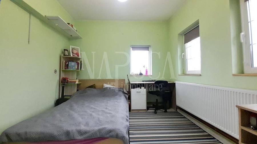 Casă individuală cu 7 camere cu Canalizare în Gilău