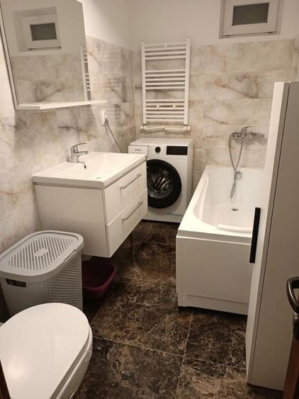 Apartament cu 3 camere decomandat în Vișan