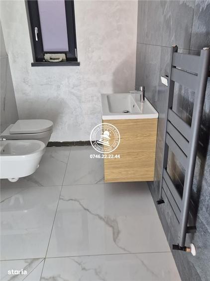 Casă cu 4 camere în Breazu