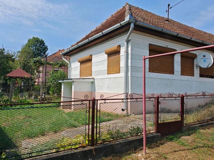 Casă cu 4 camere cu Teren 1239 Mp în Certeju de Sus