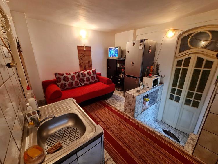 Casă cu 2 camere în Central