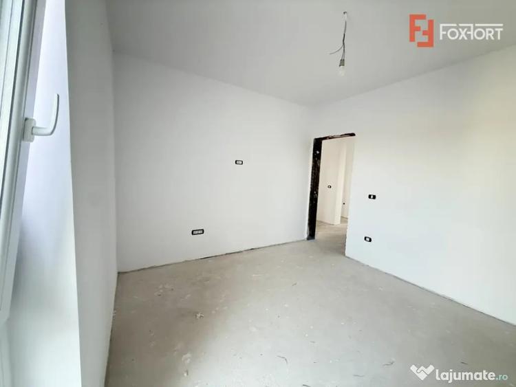 Apartament cu 4 camere în Torontalului
