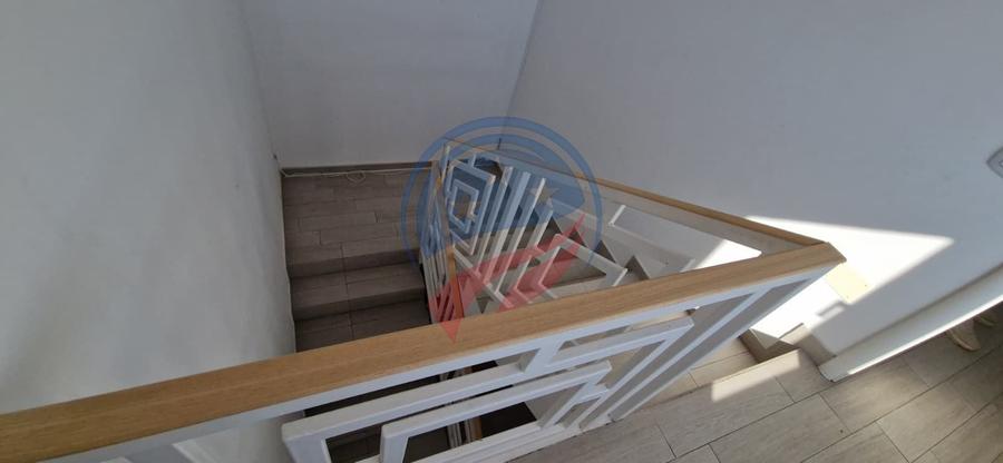 Casă individuală cu 5 camere cu Canalizare în Exterior Sud