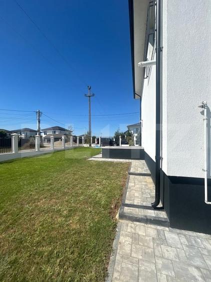Casă individuală cu 8 camere cu Canalizare în Crevedia