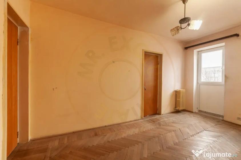 Apartament cu 3 camere decomandat în Războieni