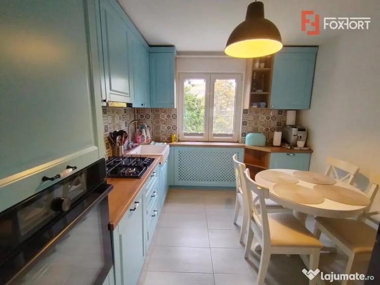 Apartament cu 3 camere decomandat în P-ța Doina