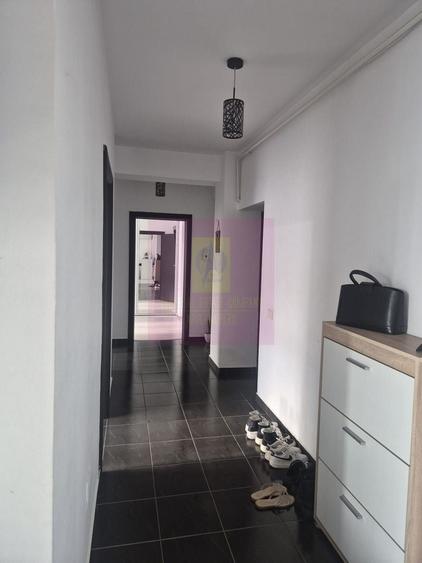Apartament cu 3 camere decomandat, mobilat în Militari