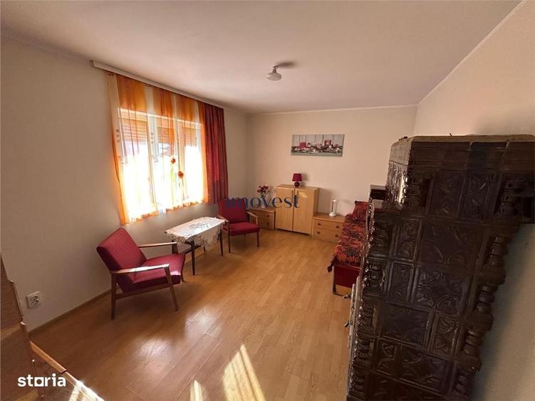 Casă cu 4 camere cu Teren 1875 Mp în Central