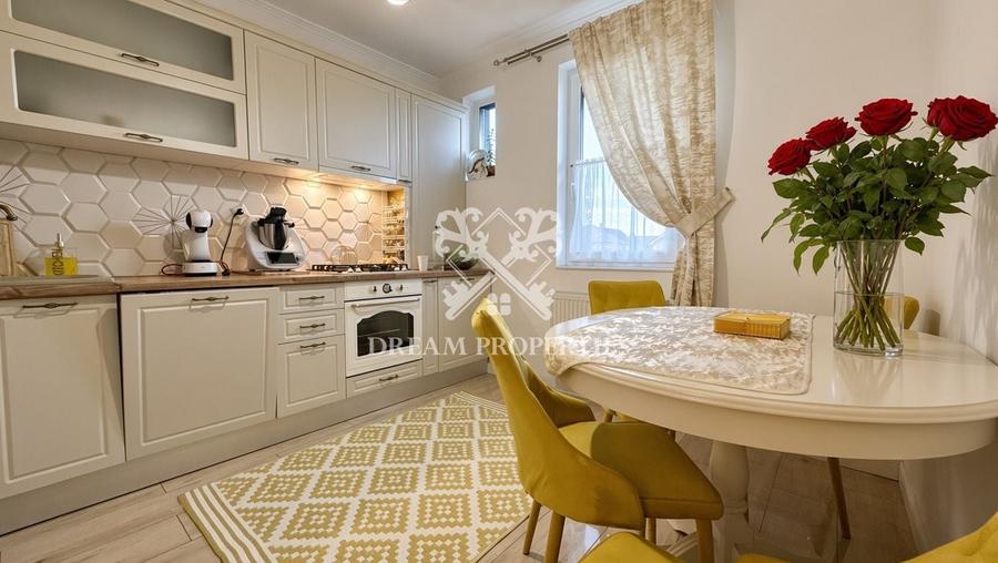 Apartament cu 3 camere decomandat, mobilat în Sânnicoară