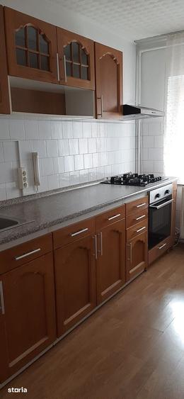 Apartament cu 3 camere decomandat în Valea Cetății
