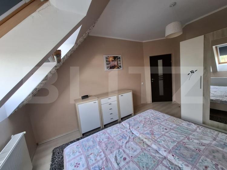 Apartament cu 3 camere semidecomandat, mobilat în Micro 16