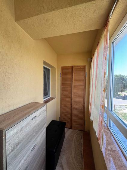 Apartament cu 3 camere semidecomandat în Vlădeni
