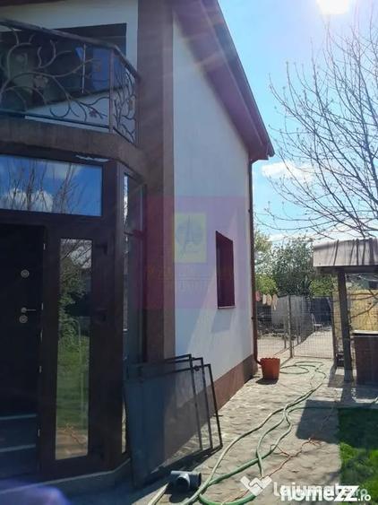 Casă cu 5 camere cu Teren 958 Mp în Central