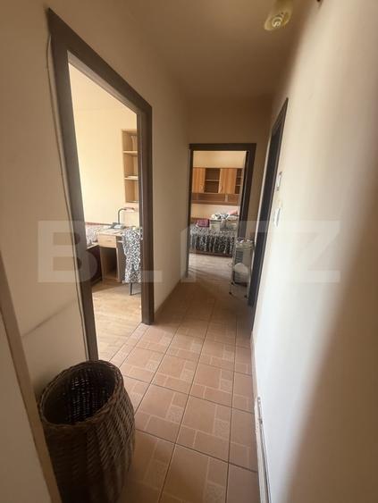 Apartament cu 3 camere decomandat, mobilat în Micro 6