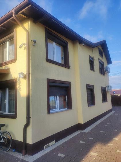 Casă cu 12 camere cu Teren 2230 Mp în Tăriceni