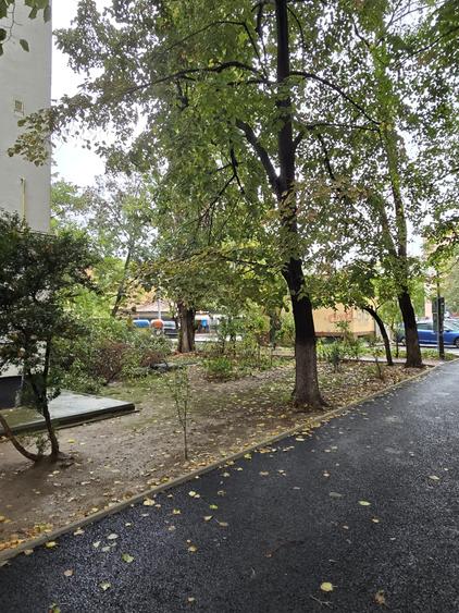 Garsonieră decomandată în Titan