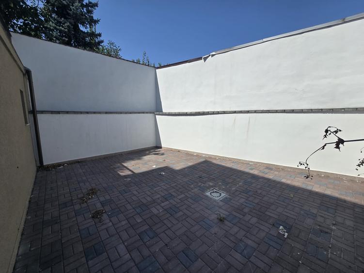 Apartament cu 2 camere semidecomandat în Dămăroaia