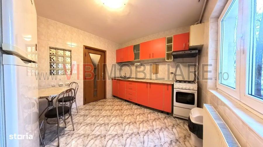 Apartament cu 3 camere decomandat în Vitan