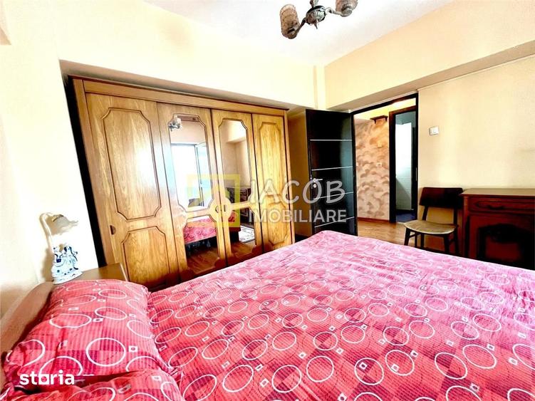 Apartament cu 3 camere decomandat în Central