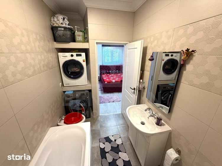 Apartament cu 3 camere în Craiovița Nouă