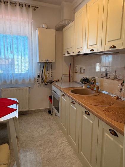 Apartament cu 3 camere decomandat, mobilat în Bucureștii Noi