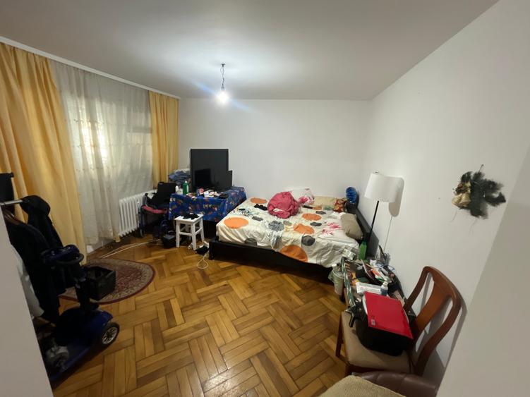 Garsonieră decomandată în Alexandru Obregia