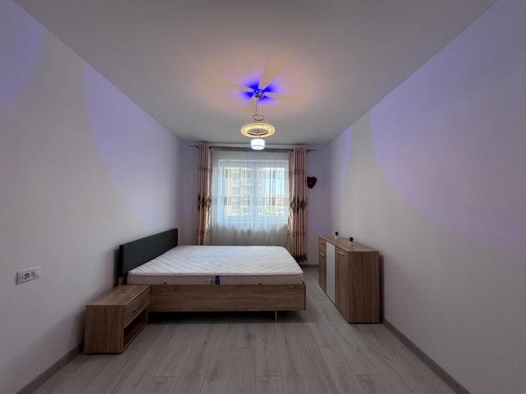 Apartament cu 3 camere decomandat, mobilat în Tractorul