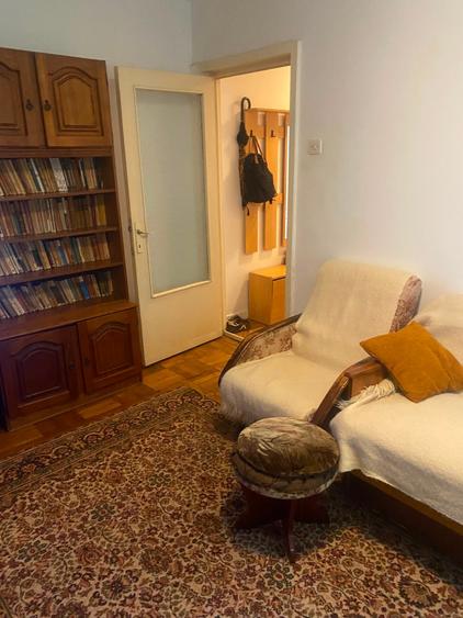 Apartament cu 2 camere semidecomandat în Km 4-5