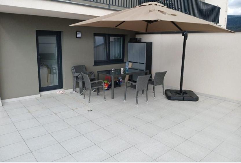 Apartament cu 3 camere decomandat în Triaj