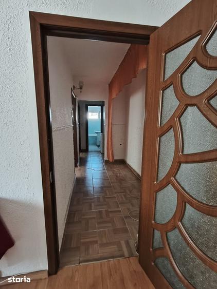 Apartament cu 3 camere decomandat în Micro 14