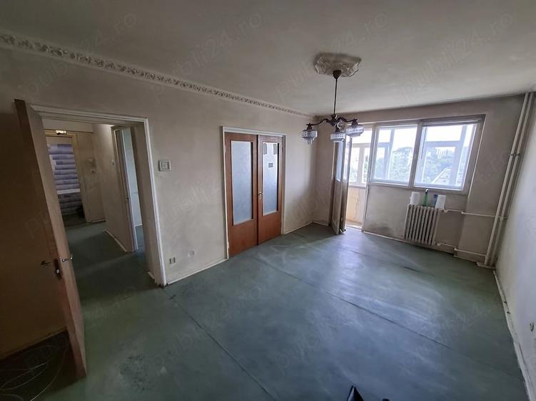 Apartament cu 3 camere decomandat în Drumul Taberei