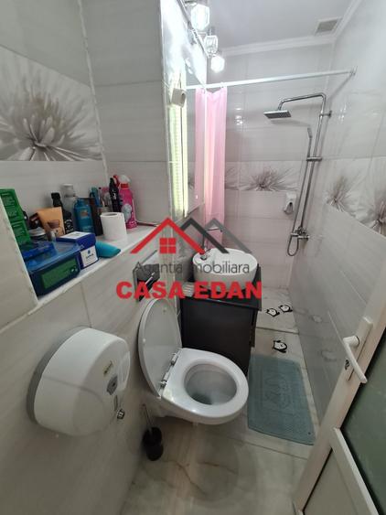 Apartament cu 4 camere decomandat în Câmpina