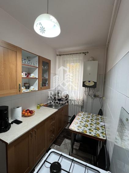 Apartament cu 2 camere decomandat, mobilat în Central