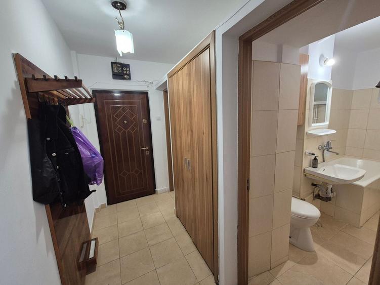 Apartament cu 2 camere nedecomandat, mobilat în Inel II