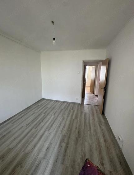 Apartament cu 3 camere semidecomandat, mobilat în Giurgiului