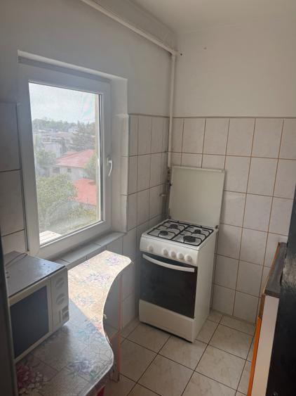 Garsonieră decomandată în Sud